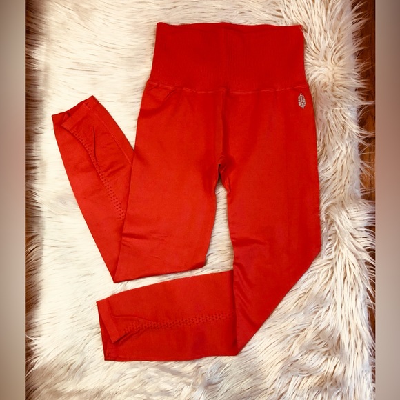 FREE PEOPLE Good Karma Leggings High-Rise - Picture 5 of 10